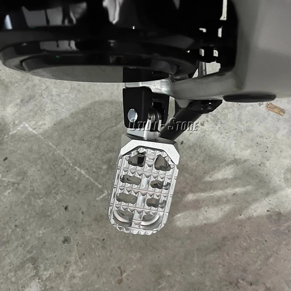 800 MT Enlarged Adjustable Footpegs